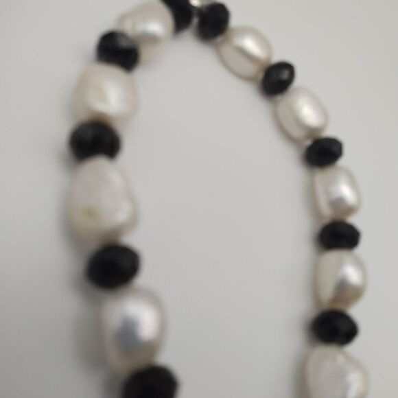 ❤️Antique sterling silver clasp and charms uncultured pearls bracelet B0207 - Picture 2 of 4